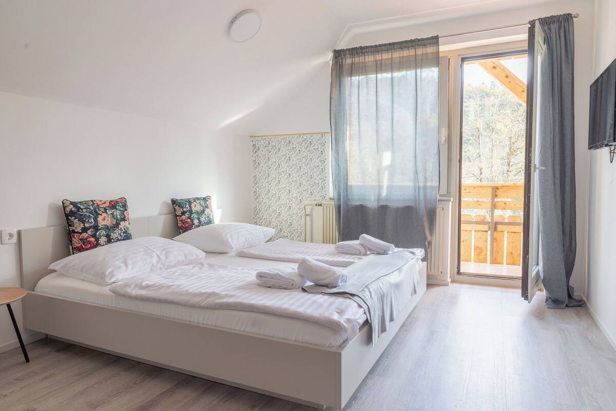 Soundproofing, cribs (free), WiFi (free), bed sheets
