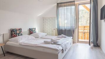 1 bedroom, soundproofing, free cribs/infant beds, free WiFi