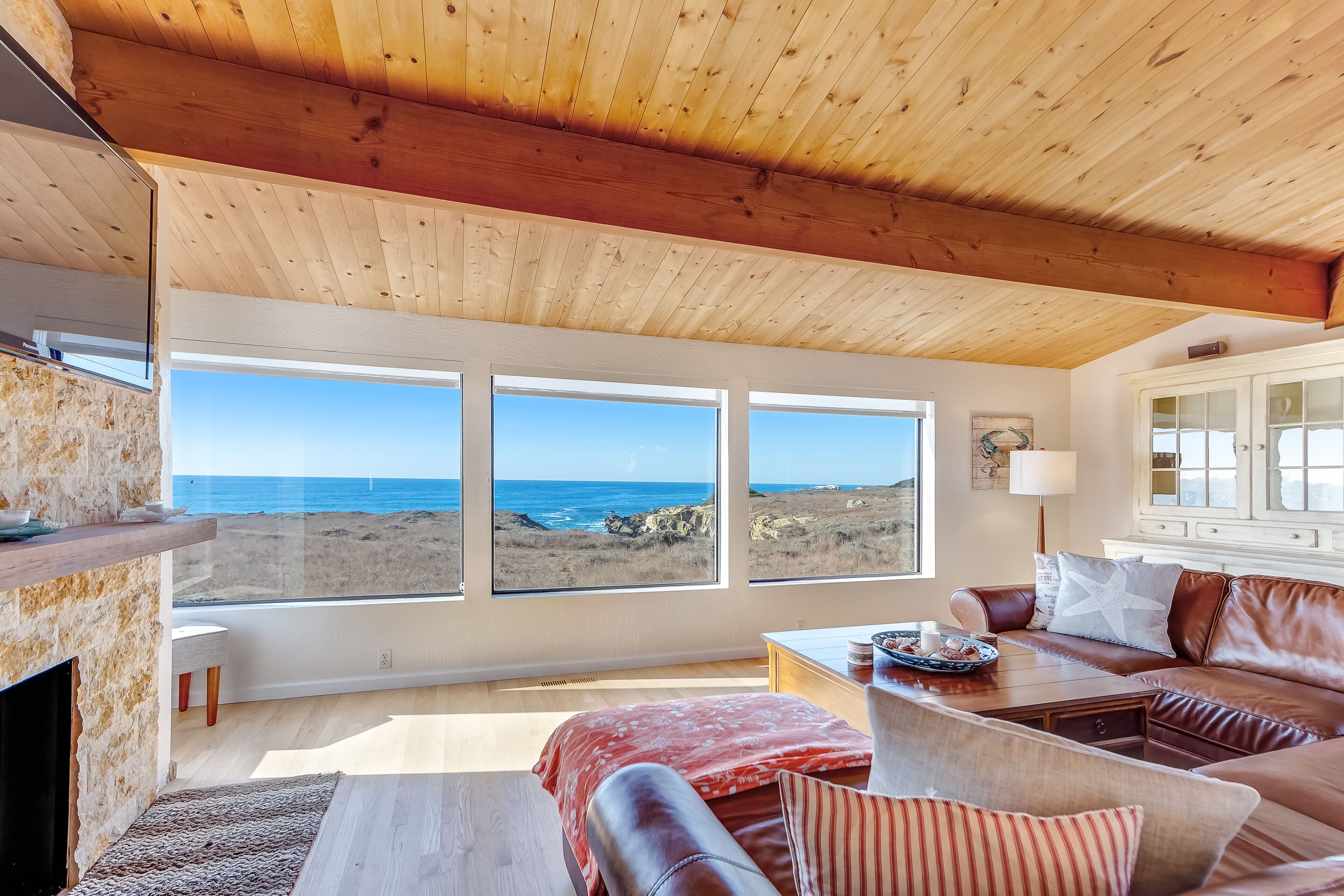 Dog-friendly home w/ cove views, a private hot tub, & rec center access!