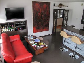 Bar (trong khuôn viên)