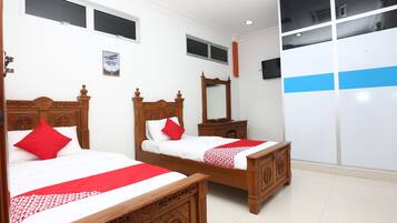 Desk, free WiFi, bed sheets
