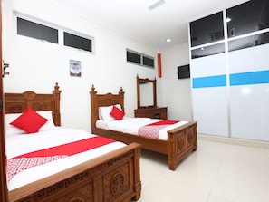 Chambre Standard avec lits jumeaux | Bureau, Wi-Fi gratuit, draps fournis