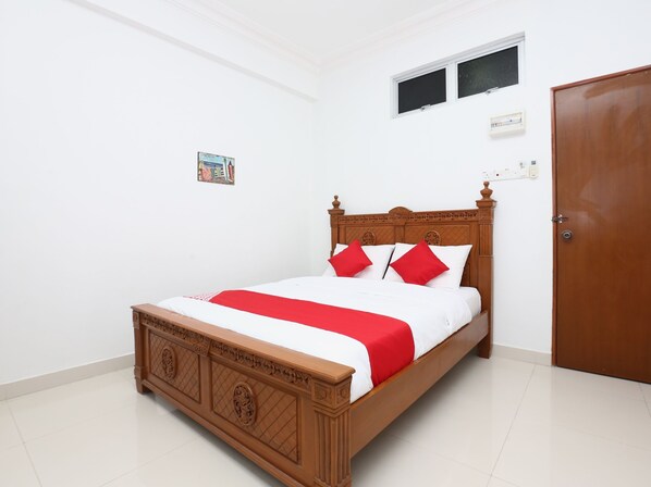 Standard Double Room | Desk, free WiFi, bed sheets