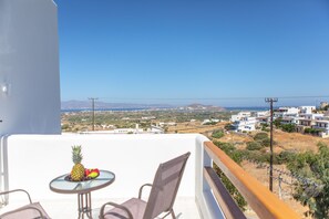 Casa, 3 habitaciones | Balcón