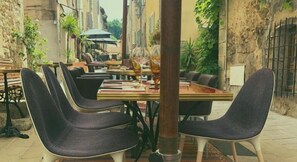 Restaurant - Demeure d'Hotes Le Rocher (Valbonne)