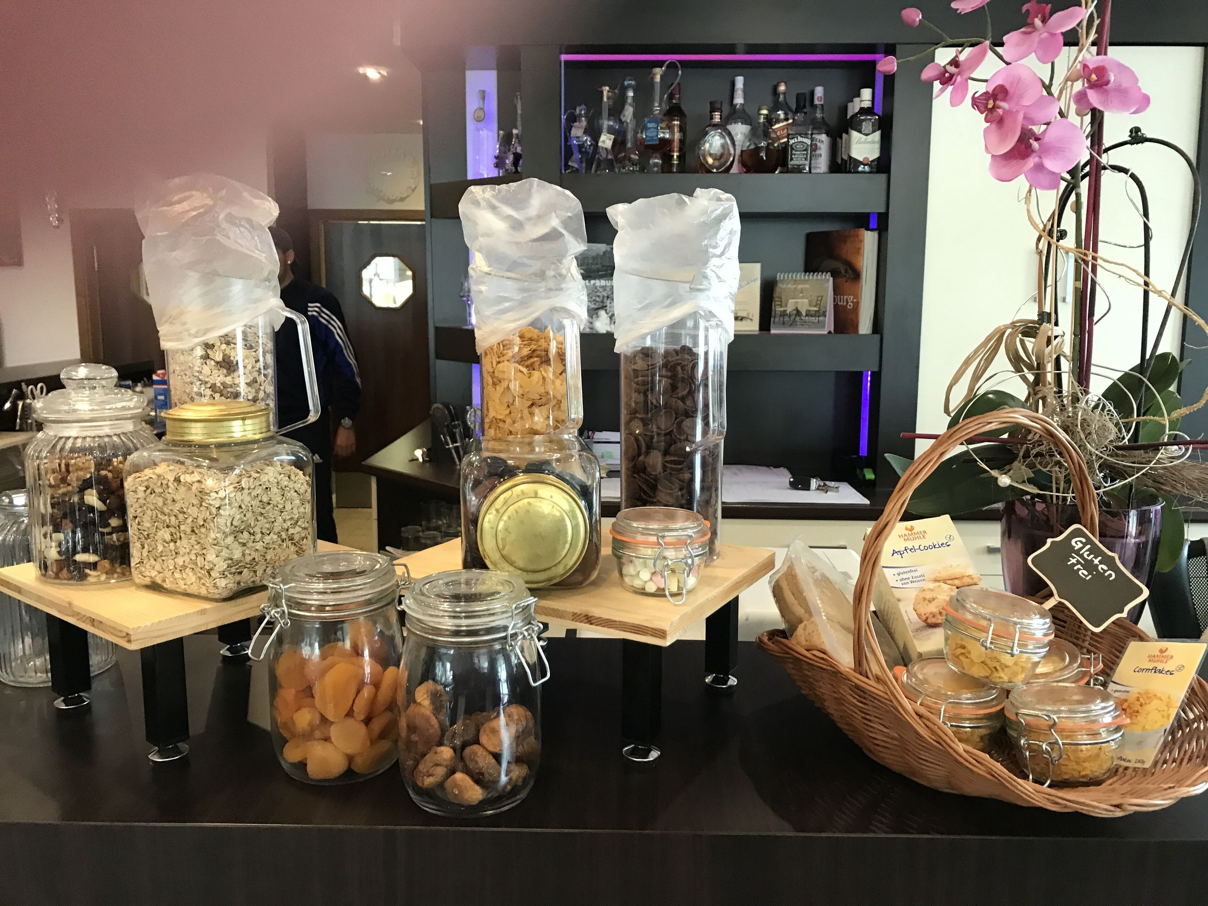 daily continental breakfast (eur 13.5 per person)