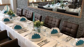 Mittagessen und Abendessen