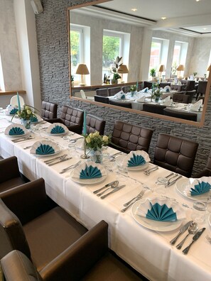 Dîner et souper servis sur place