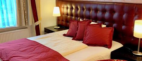 Comfort Double Room, Non Smoking, City View | Premium bedding, individually decorated, individually furnished, desk