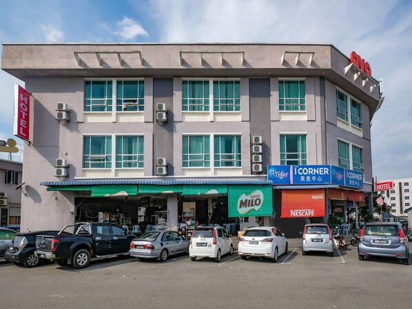 Exterior - OYO 89493 Q Hotel Mentakab (Mentakab)