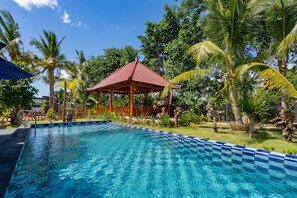 Outdoor pool, open 7:00 AM to 9:00 AM, pool umbrellas - Surya Maha Bungallo (Penida Island)