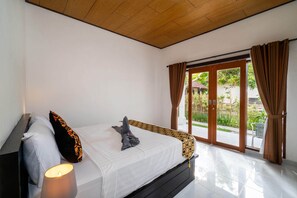 Superior Double Room | Soundproofing, free WiFi, bed sheets - Anugrah Sari Homestay by WizZeLa (Lembongan Island)