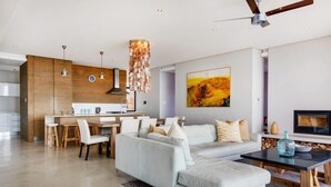 Ảnh chưa phân loại, 3 trong số 24 ảnh, nút