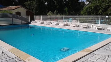 Seasonal outdoor pool, pool umbrellas, sun loungers
