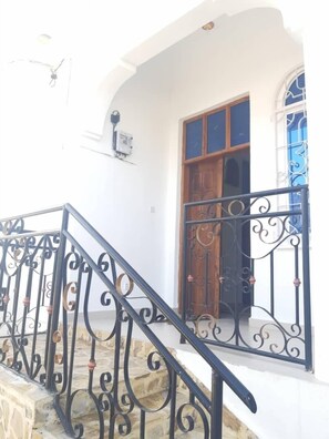 Interior entrance - Storm Sailor Villa (Jambiani)