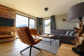 Luxury apt near Ski area Winterberg 1 | Oppholdsrom | Flatskjerm-TV