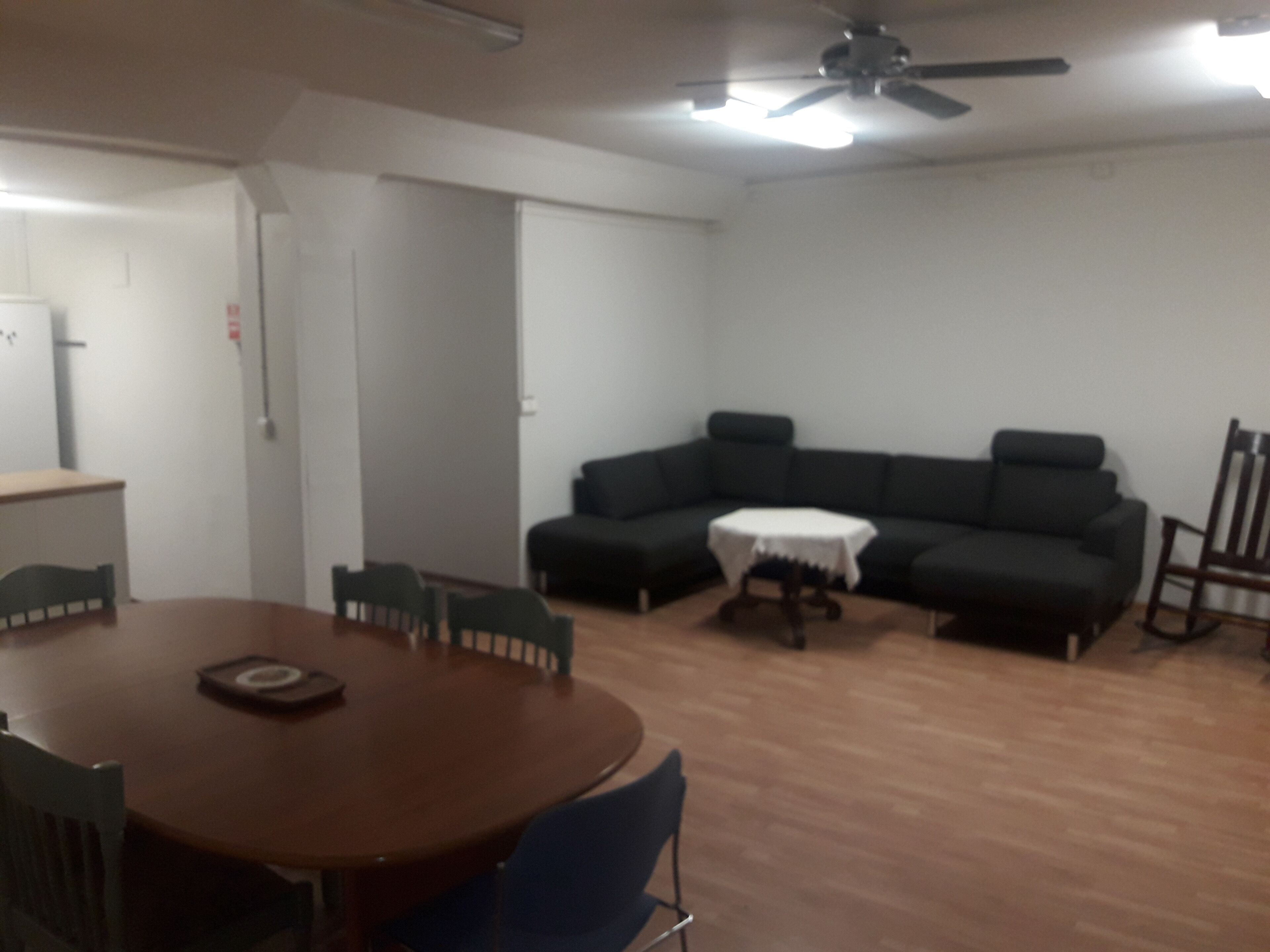 Chambre Double ou avec lits jumeaux, salle de bains commune | Salle de séjour