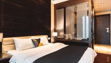 Habitación Deluxe doble | Escritorio, wifi gratis, ropa de cama