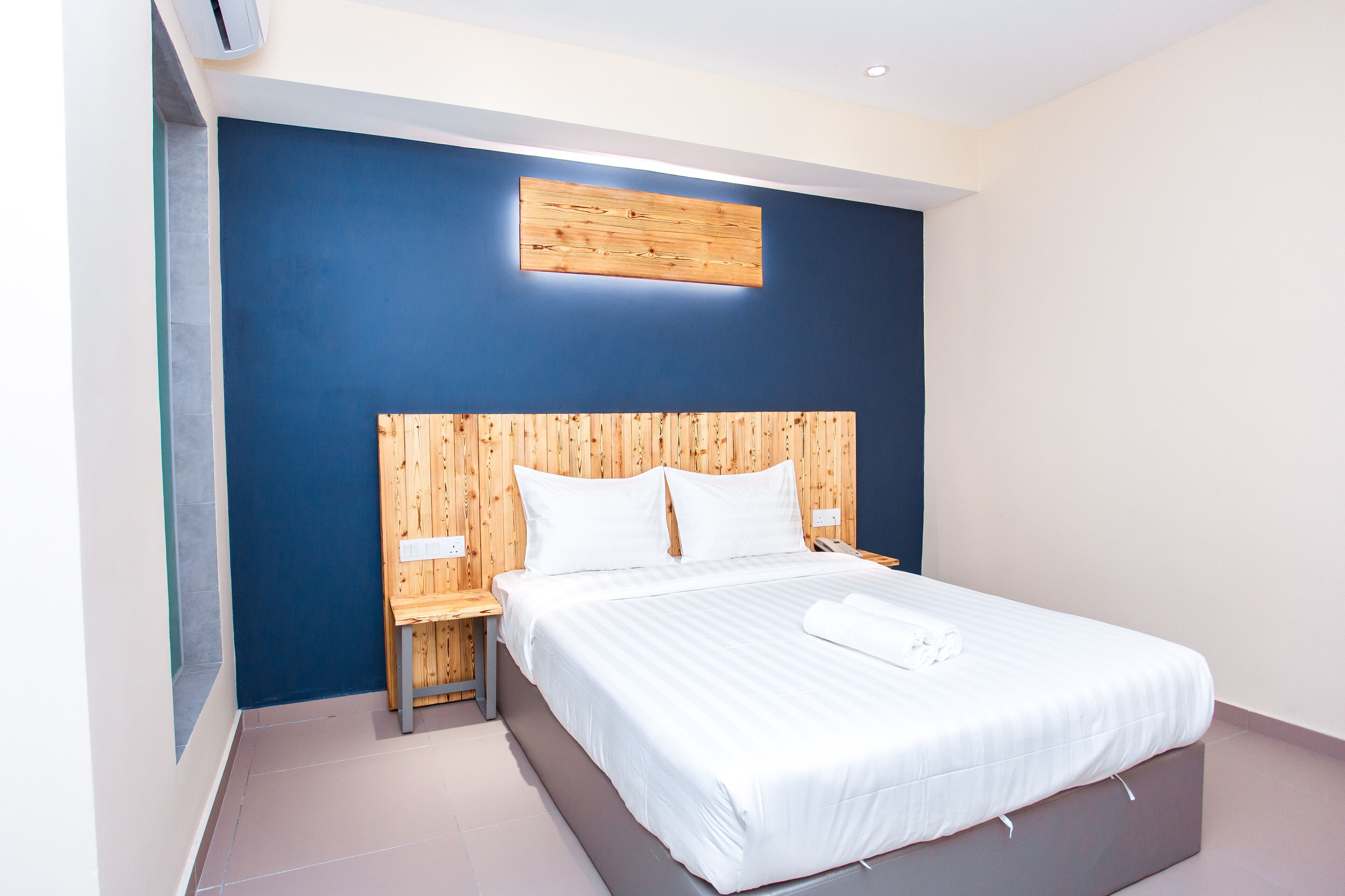 superior queen | free wifi