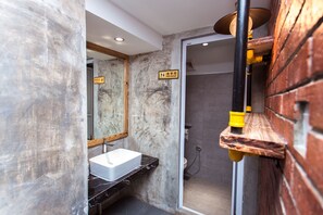 Public bath - TLJ Hotel (Pelabuhan Klang)