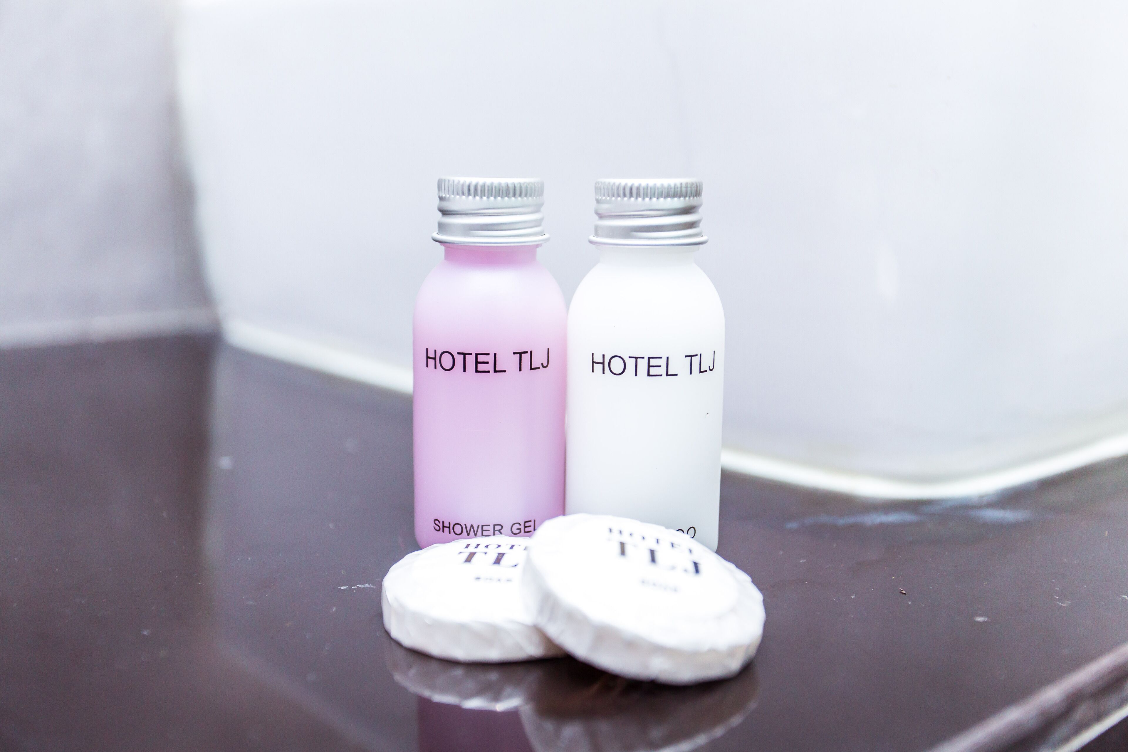 shower, rainfall showerhead, free toiletries, hair dryer