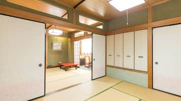 Japanese Style Family Room with Shared Bathroom, Non Smoking | Bed sheets