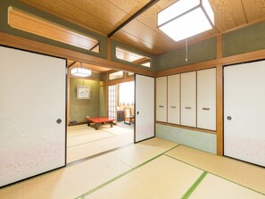 Japanese Style Family Room with Shared Bathroom, Non Smoking | Bed sheets