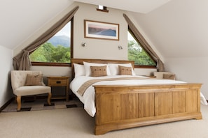 Egyptian cotton sheets, premium bedding, down comforters - Strath Lodge Glencoe (Ballachulish)