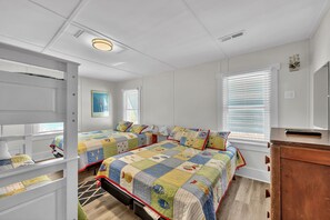 4 habitaciones, tabla de planchar con plancha, wifi y ropa de cama