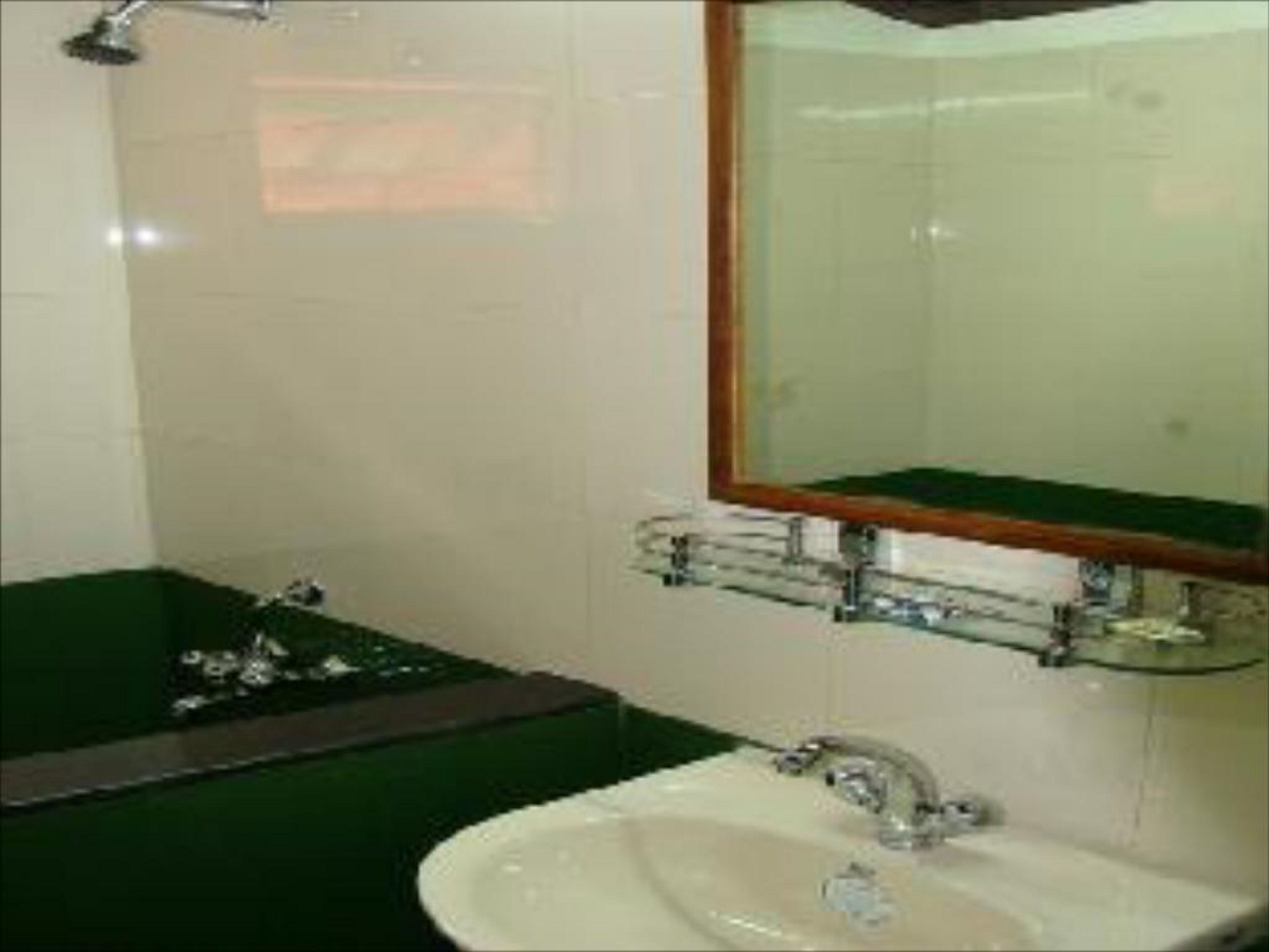 Bathroom | Shower, towels