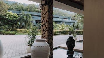 Pintu masuk hartanah