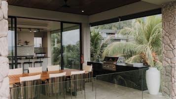 Tempat makan outdoor