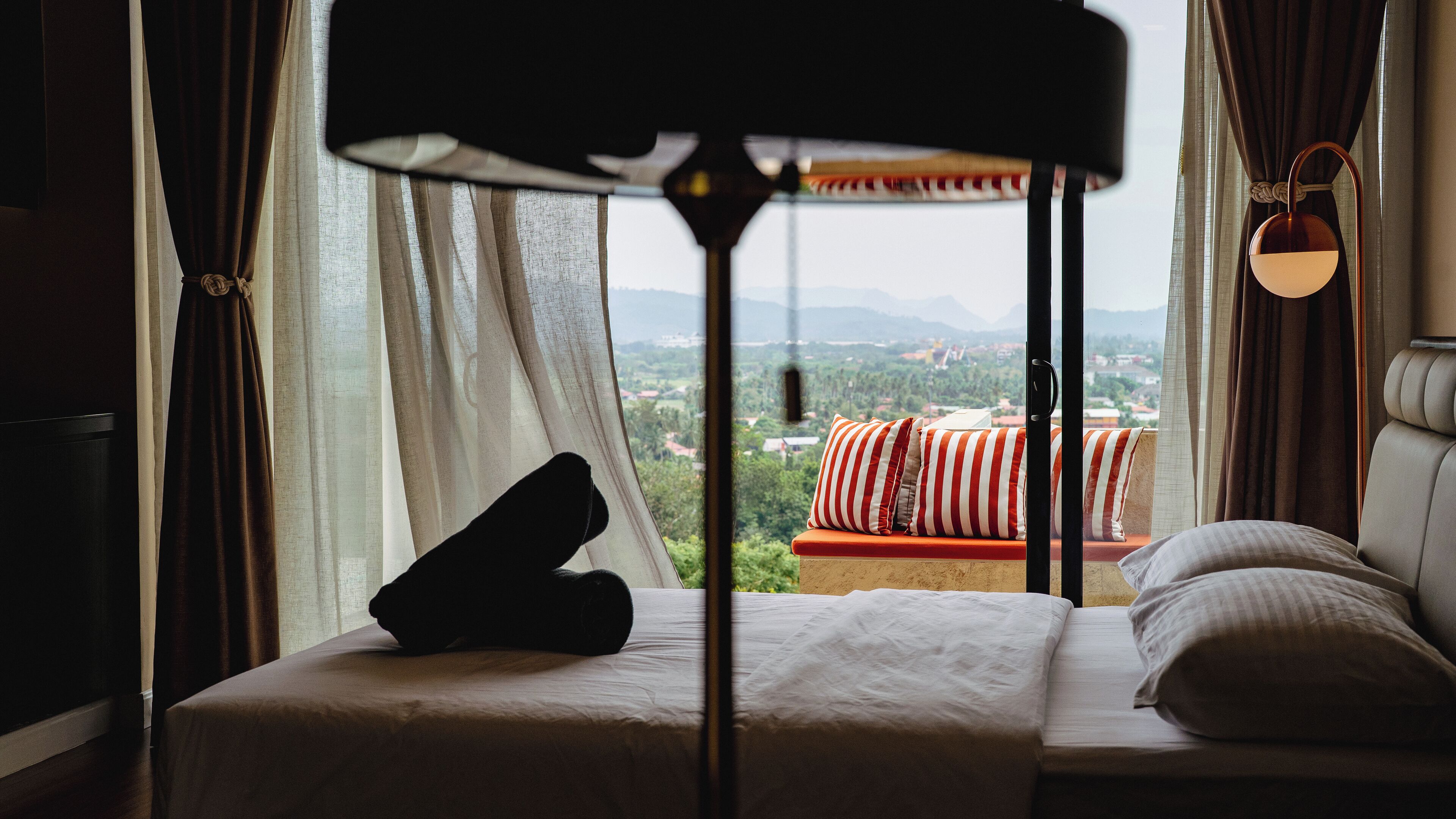 5 bedrooms, premium bedding, minibar, individually decorated