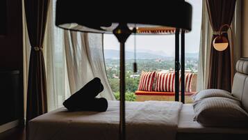 5 bedrooms, premium bedding, minibar, individually decorated