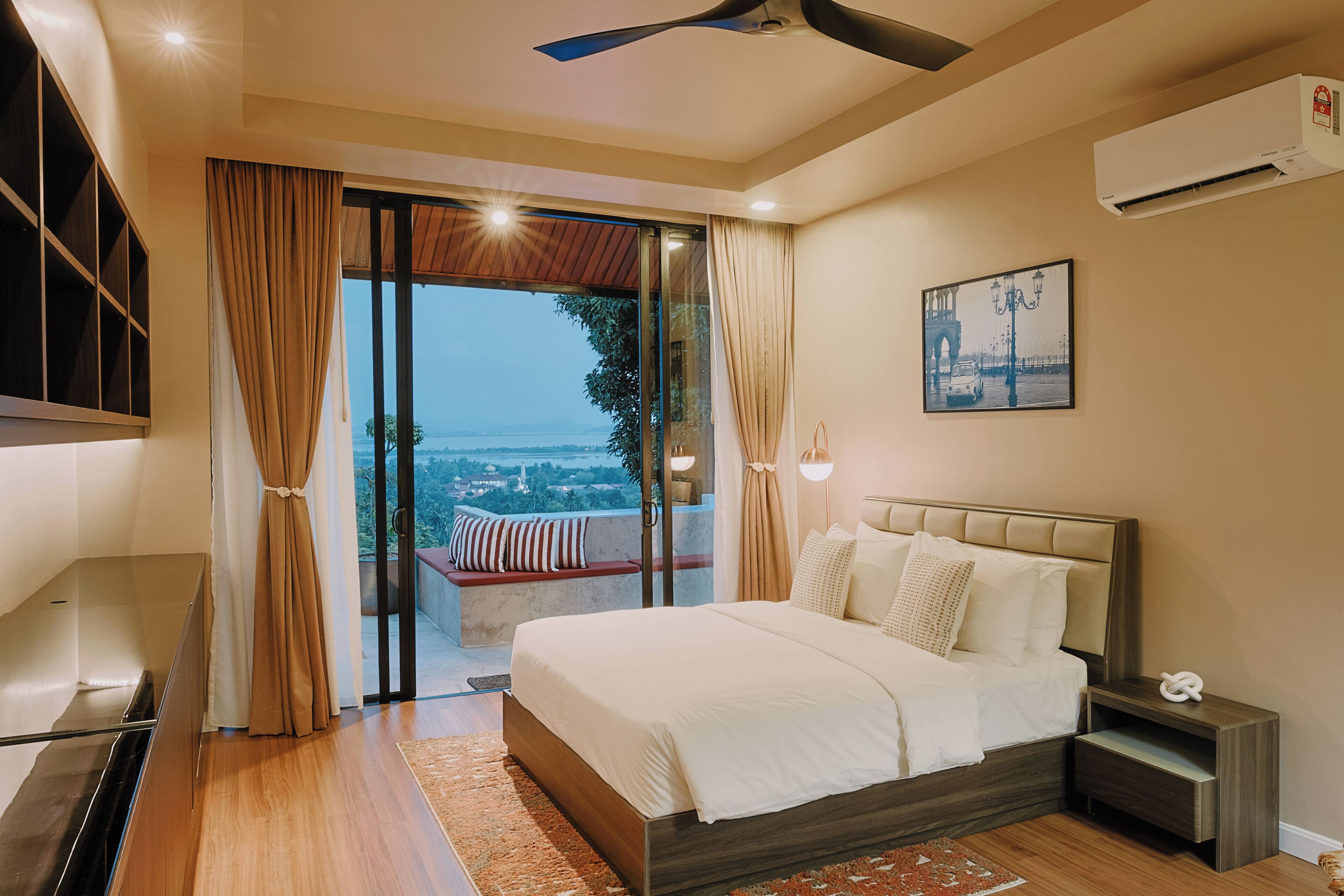 Vila Mewah, 5 kamar tidur, kolam renang pribadi, pemandangan laut | 5 kamar tidur, seprai premium, minibar, dan tirai kedap cahaya