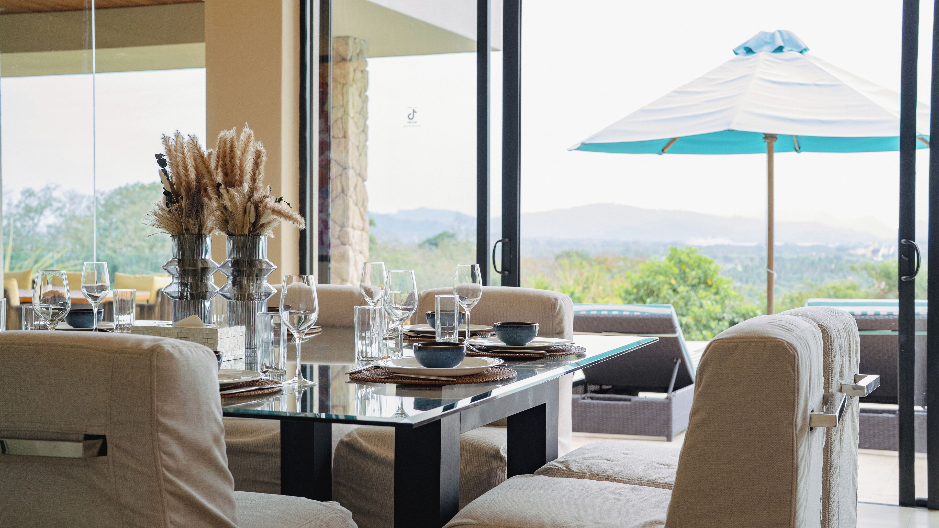 Luxury-Villa, 5 Schlafzimmer, eigener Pool, Meerblick | Esszimmer