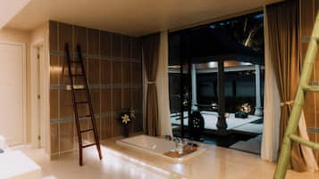 Luxury Villa, 5 Bedrooms, Private Pool, Sea View | Bathroom | Rainfall showerhead, eco-friendly toiletries, hair dryer, slippers