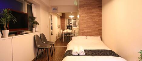 基础公寓, 2 间卧室 (Dining Kitchen, MG507) | 2 多间卧室、高档床上用品、办公桌、笔记本电脑工作区