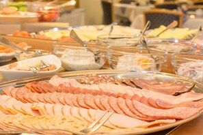 朝食ビュッフェ