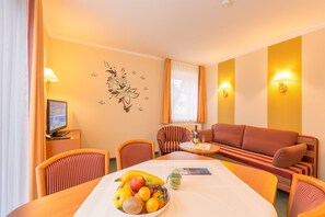 Apartment | Ruang tamu | 32 inci televisyen LED dengan kabel, TV 