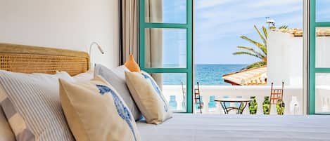 舒適雙人房, 1 間臥室, 陽台, 海景 | 低過敏寢具、迷你吧、客房內保險箱、獨特裝潢