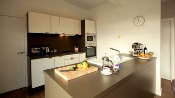 Fridge, microwave, oven, dishwasher