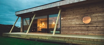 Lodge 16 - 3 Bed Sea-View  -  a john o'groat that sleeps 6 guests  in 3 bedrooms