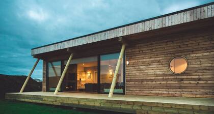 Lodge 16 - 3 Bed Sea-View - a john o'groat that sleeps 6 guests in 3 bedrooms