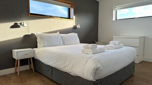 3 bedrooms, iron/ironing board, WiFi, wheelchair access