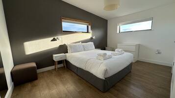 3 bedrooms, iron/ironing board, WiFi, wheelchair access