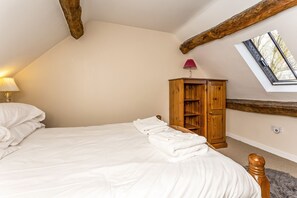 2 slaapkamers, een strijkplank/strijkijzer, reisbedje, gratis wifi
