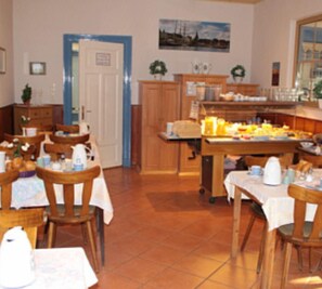 Desayuno buffet incluido todos los días 