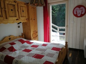 3 chambres, fer et planche à repasser, accès au Wi-Fi (inclus)