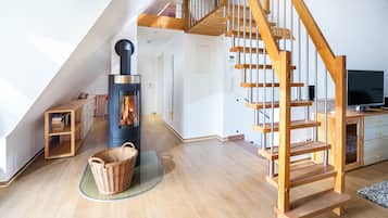 Apartment, Sea View (Oberdeck, incl. EUR85 Cleaning Fee) | Living area | Flat-screen TV